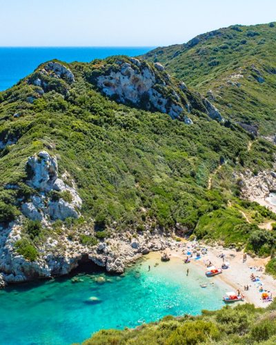 island photo during daytime